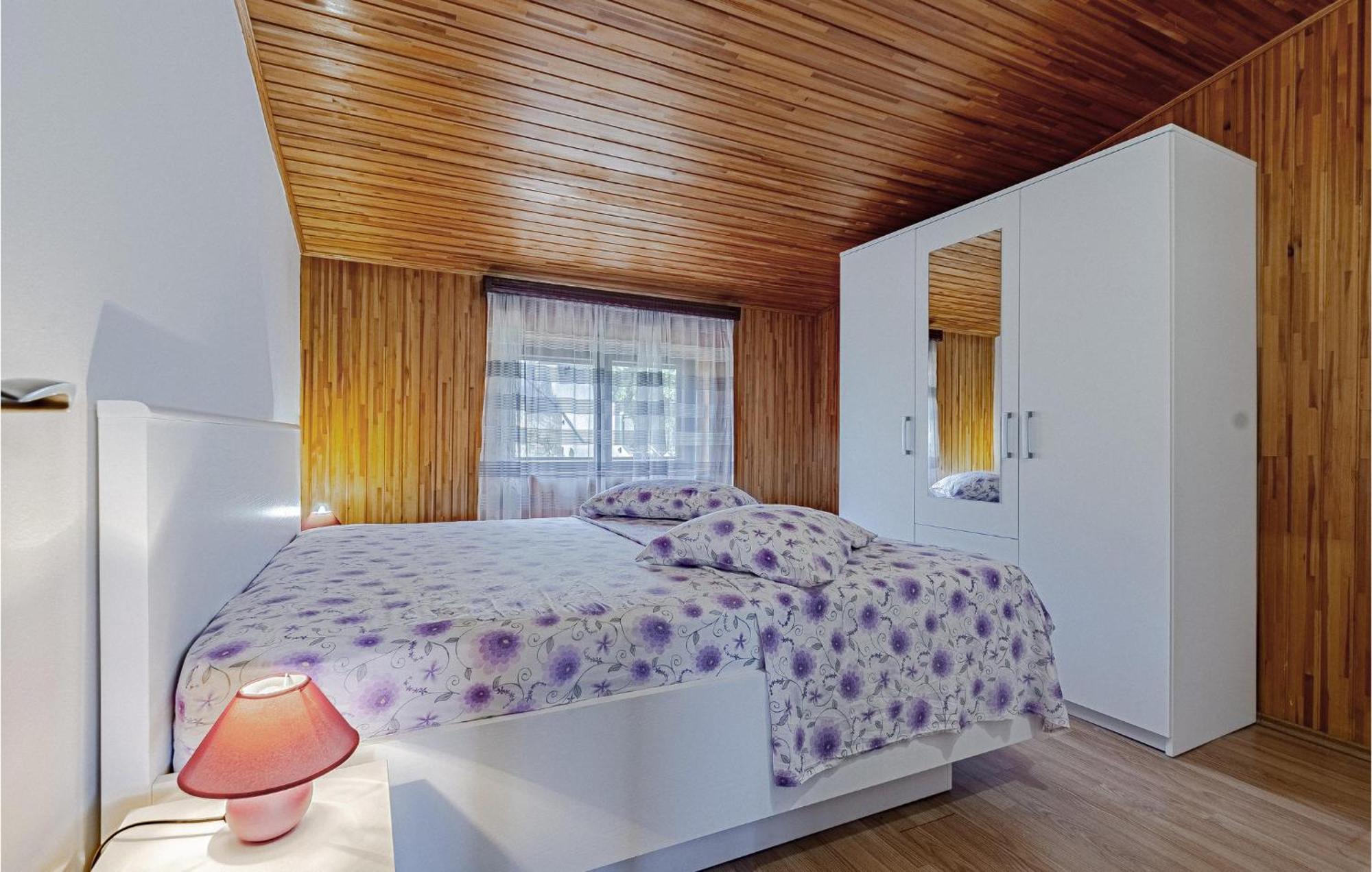 Beautiful Home In Prizba With Kitchen 외부 사진