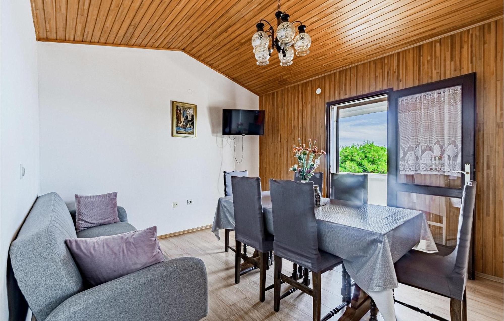 Beautiful Home In Prizba With Kitchen 외부 사진