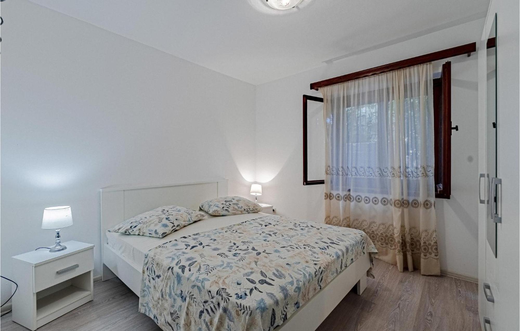 Beautiful Home In Prizba With Kitchen 외부 사진