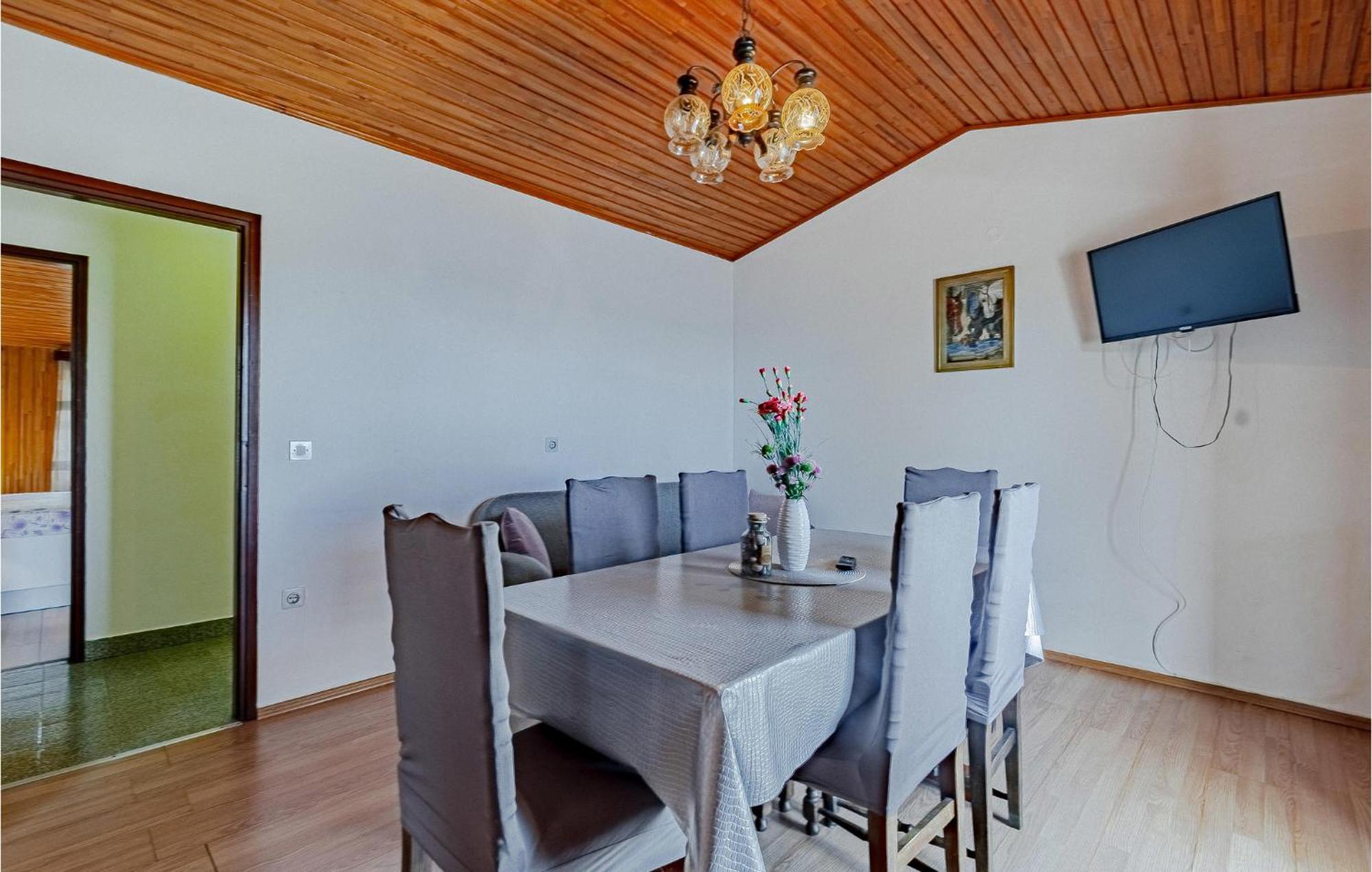 Beautiful Home In Prizba With Kitchen 외부 사진