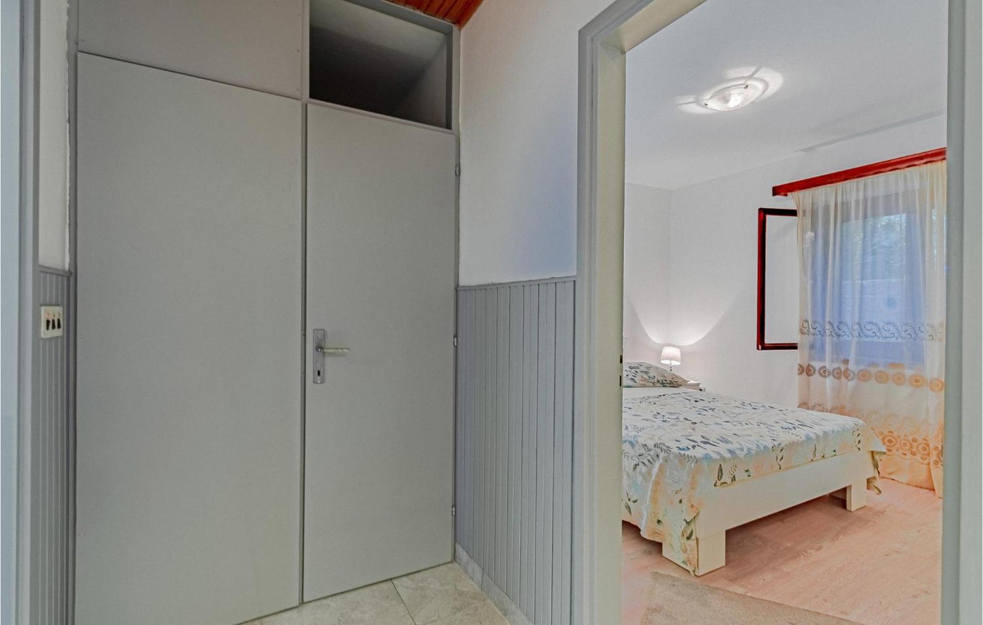 Beautiful Home In Prizba With Kitchen 외부 사진