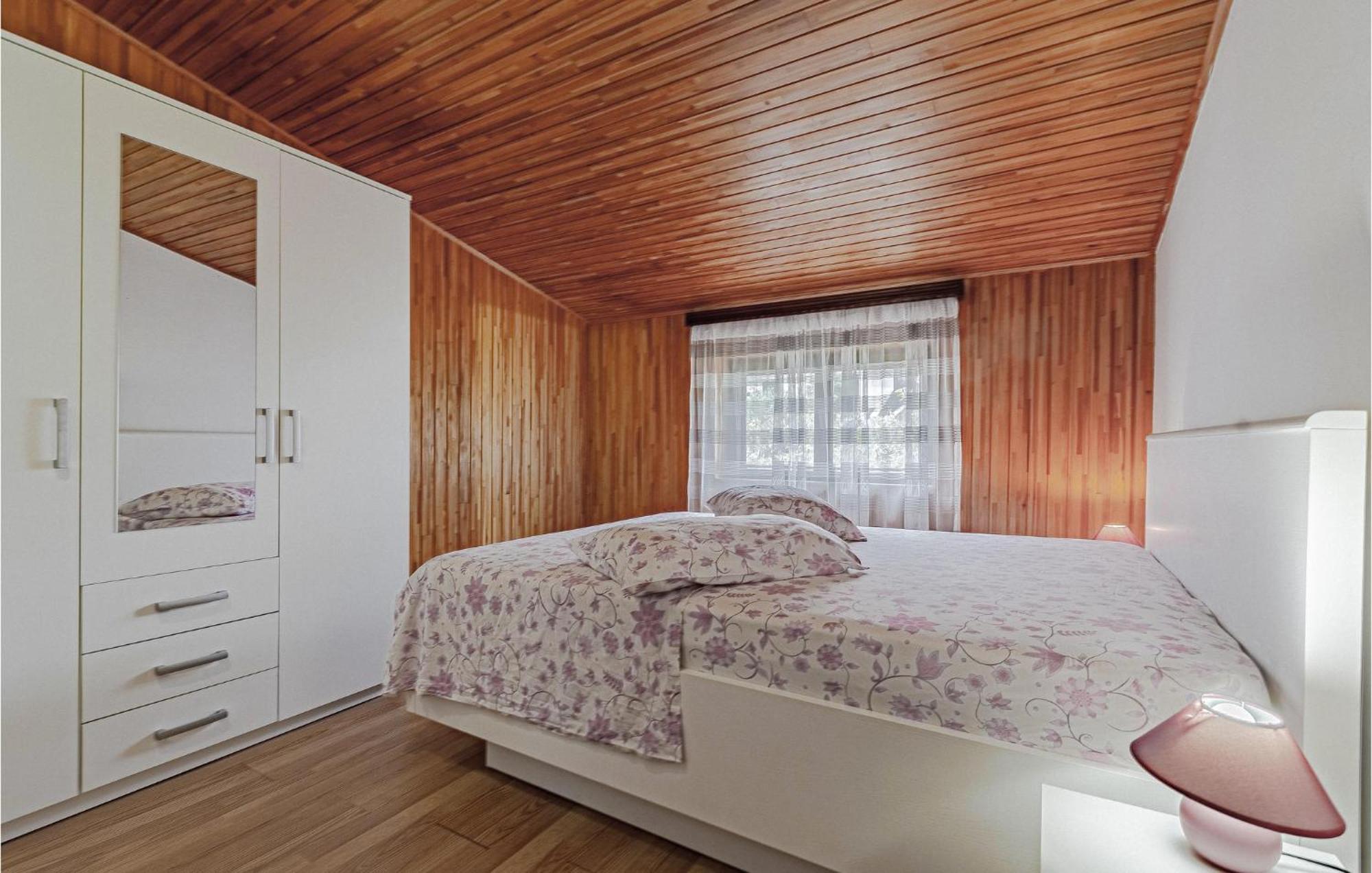 Beautiful Home In Prizba With Kitchen 외부 사진